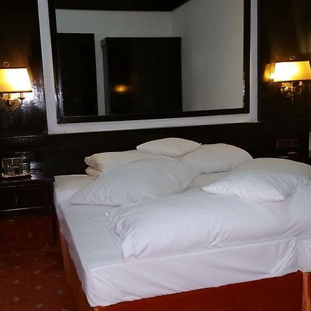 Conacul Balta Alba Hotel Bagian luar foto