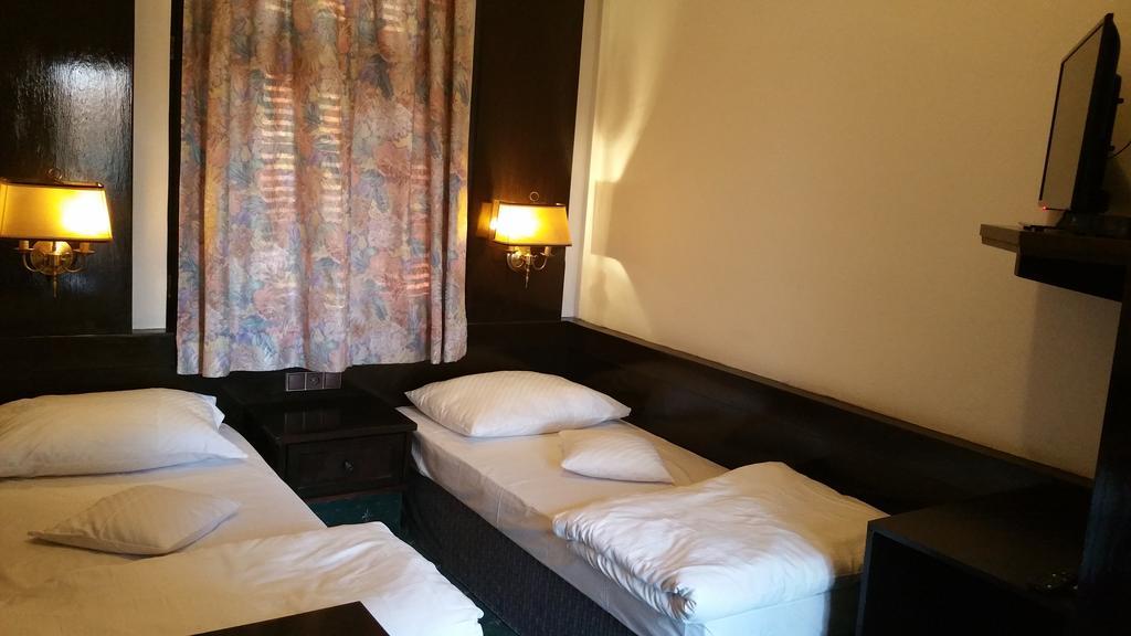 Conacul Balta Alba Hotel Bagian luar foto
