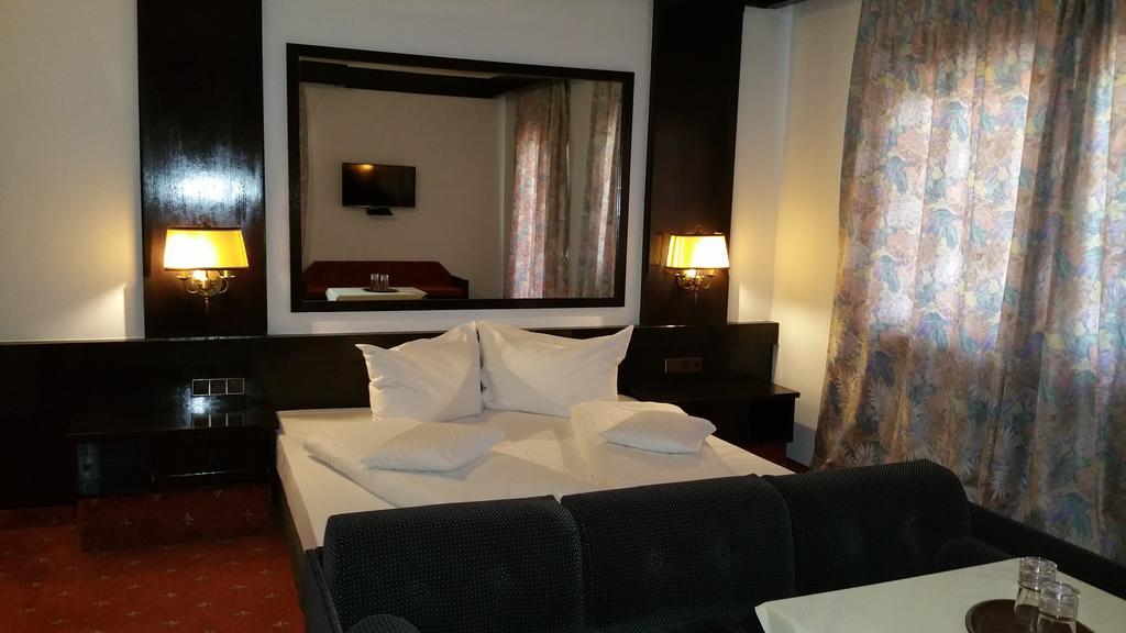 Conacul Balta Alba Hotel Bagian luar foto