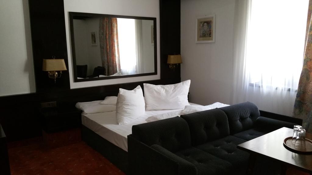 Conacul Balta Alba Hotel Bagian luar foto