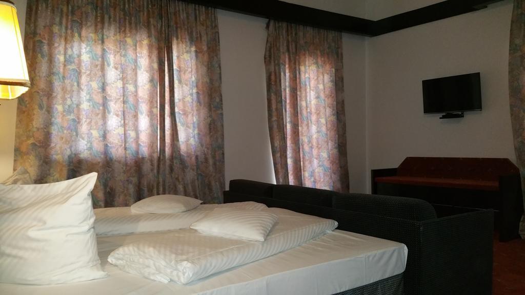 Conacul Balta Alba Hotel Bagian luar foto